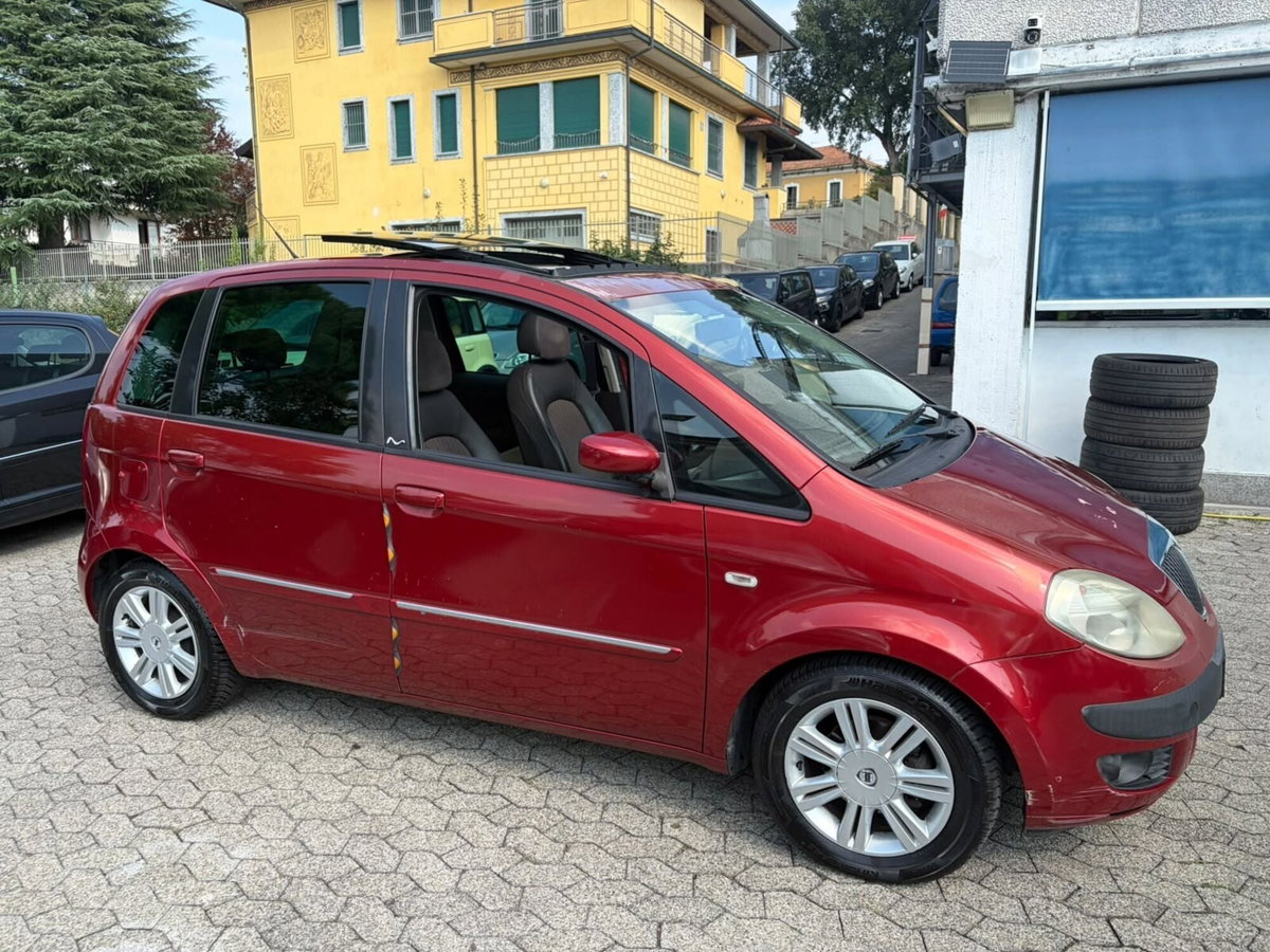 Lancia Musa 1.4 16V Platino (3)