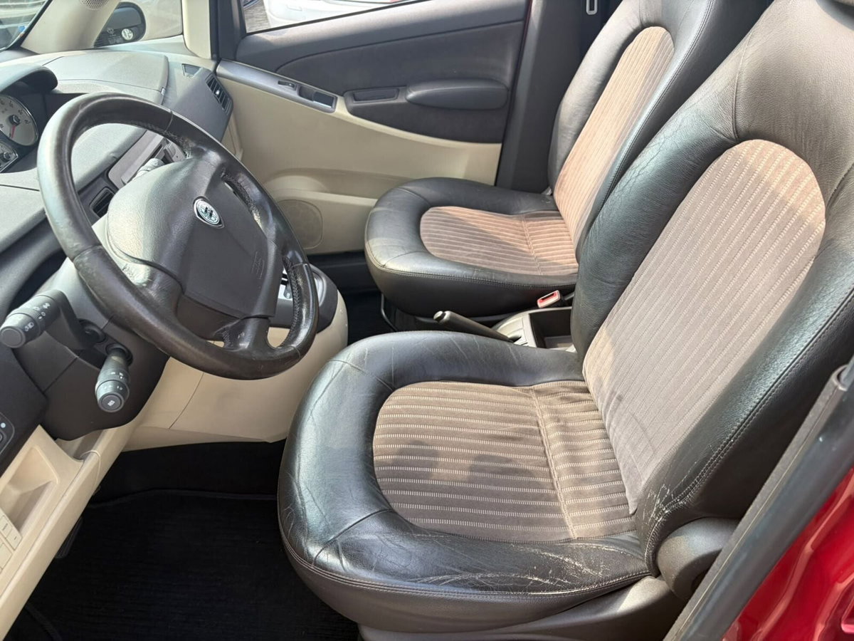 Lancia Musa 1.4 16V Platino (7)