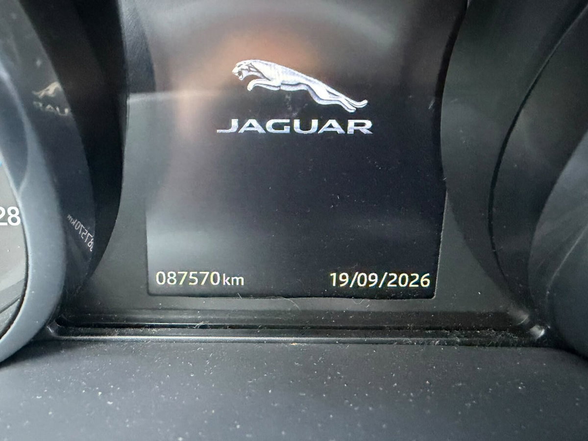 Jaguar F-Pace 2.0 D 180 CV AWD R-Sport (13)