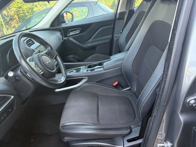 Jaguar F-Pace 2.0 D 180 CV AWD R-Sport (7)