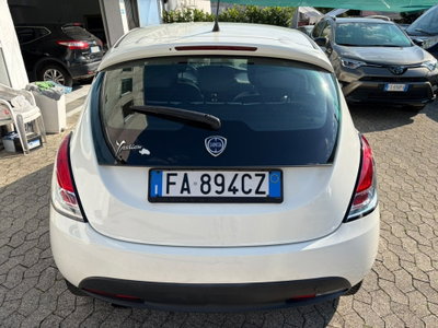 Lancia Ypsilon 1.2 69 CV 5 porte Gold (5)