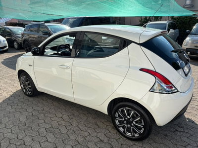 Lancia Ypsilon 1.2 69 CV 5 porte Gold (6)