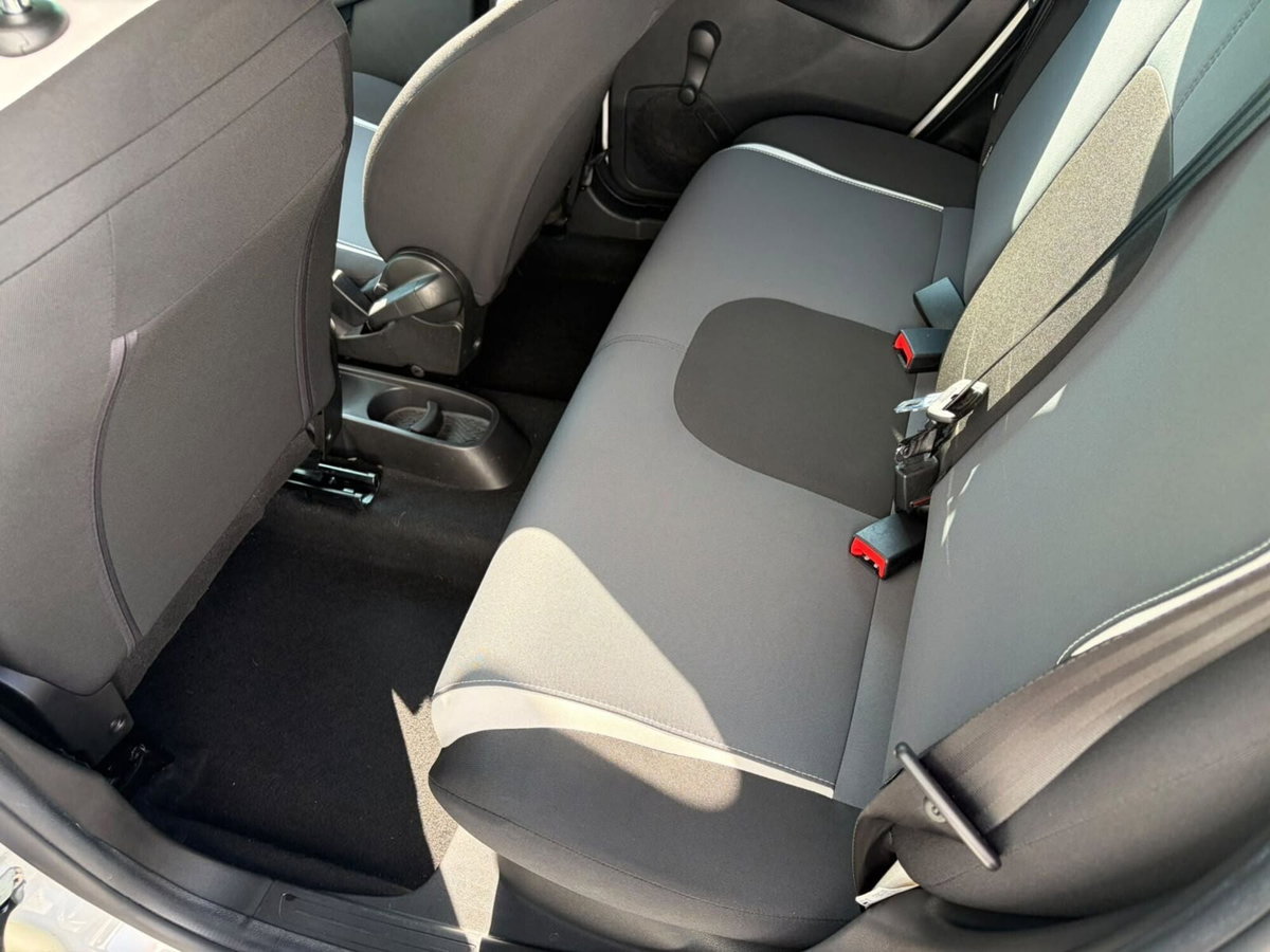 Lancia Ypsilon 1.2 69 CV 5 porte Gold (9)
