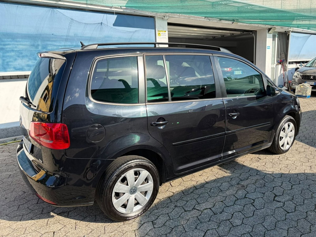 Volkswagen Touran 1.6 TDI DSG Comfortline (4)