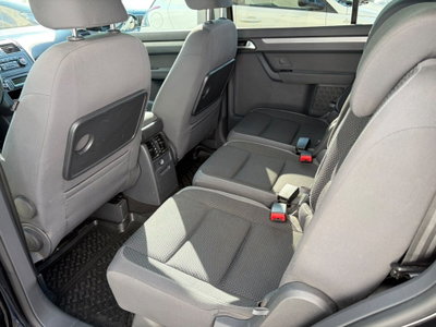 Volkswagen Touran 1.6 TDI DSG Comfortline (9)
