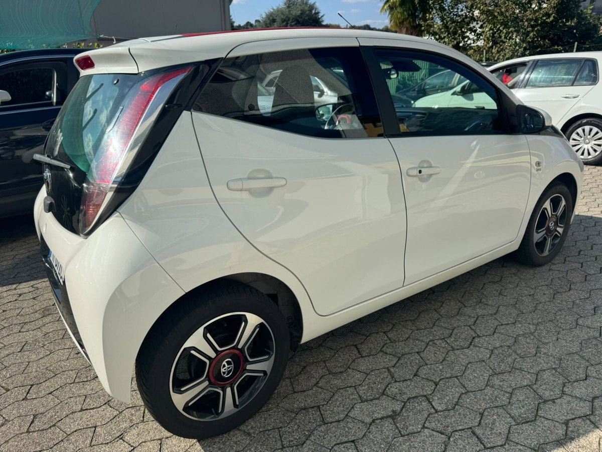 Toyota Aygo 1.0 VVT-i 69 CV 5 porte x-cite TSS (2)
