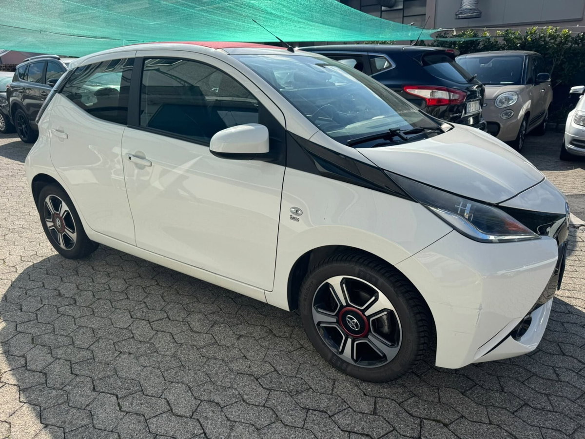 Toyota Aygo 1.0 VVT-i 69 CV 5 porte x-cite TSS (3)