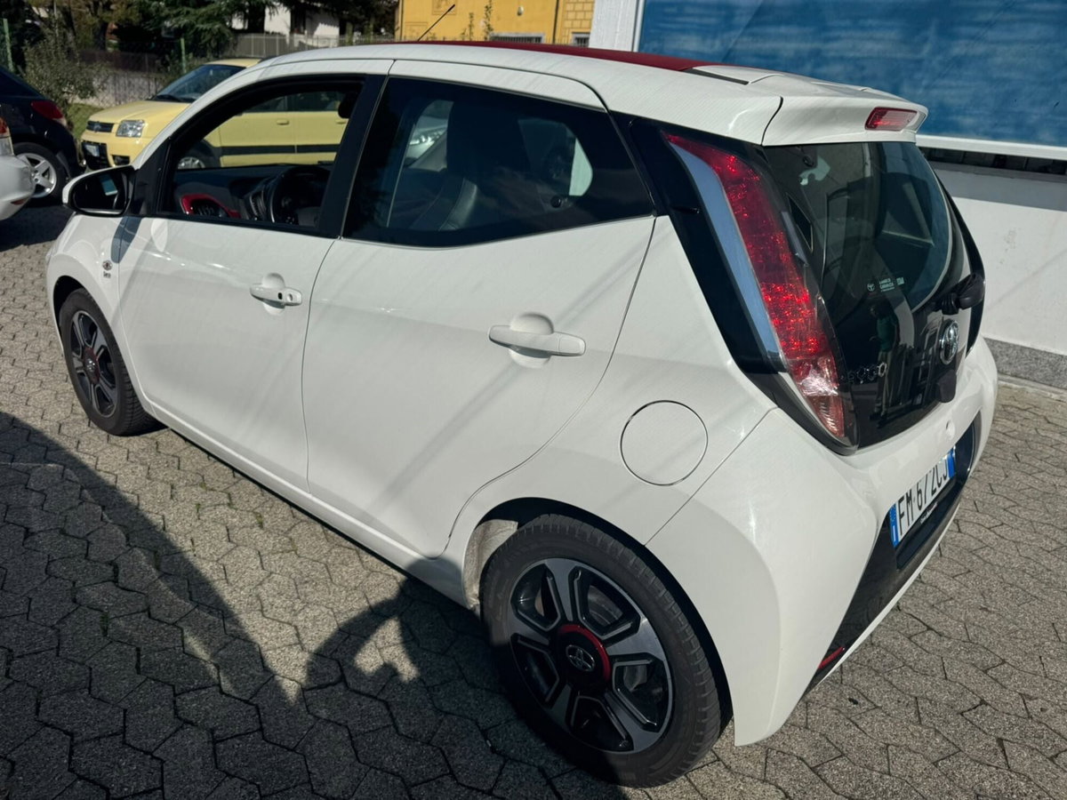 Toyota Aygo 1.0 VVT-i 69 CV 5 porte x-cite TSS (4)