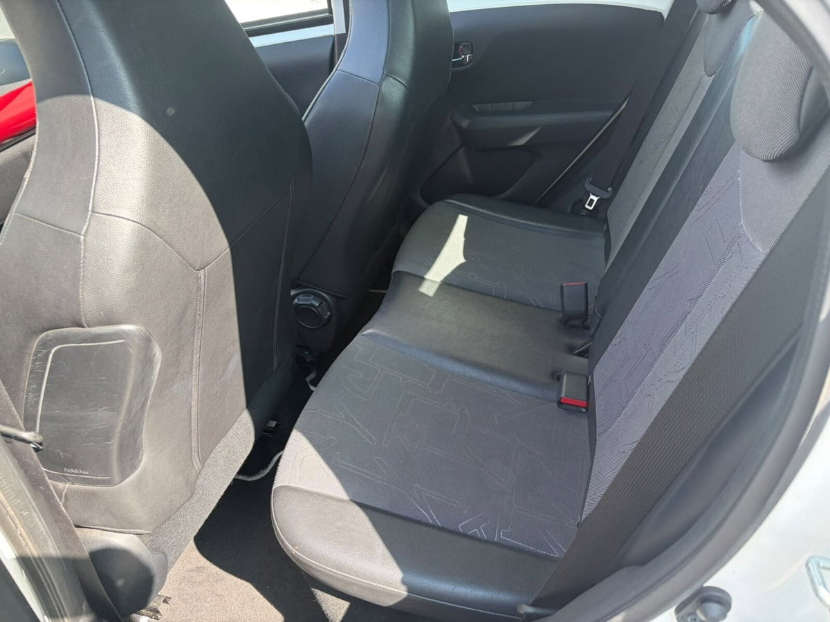 Toyota Aygo 1.0 VVT-i 69 CV 5 porte x-cite TSS (8)