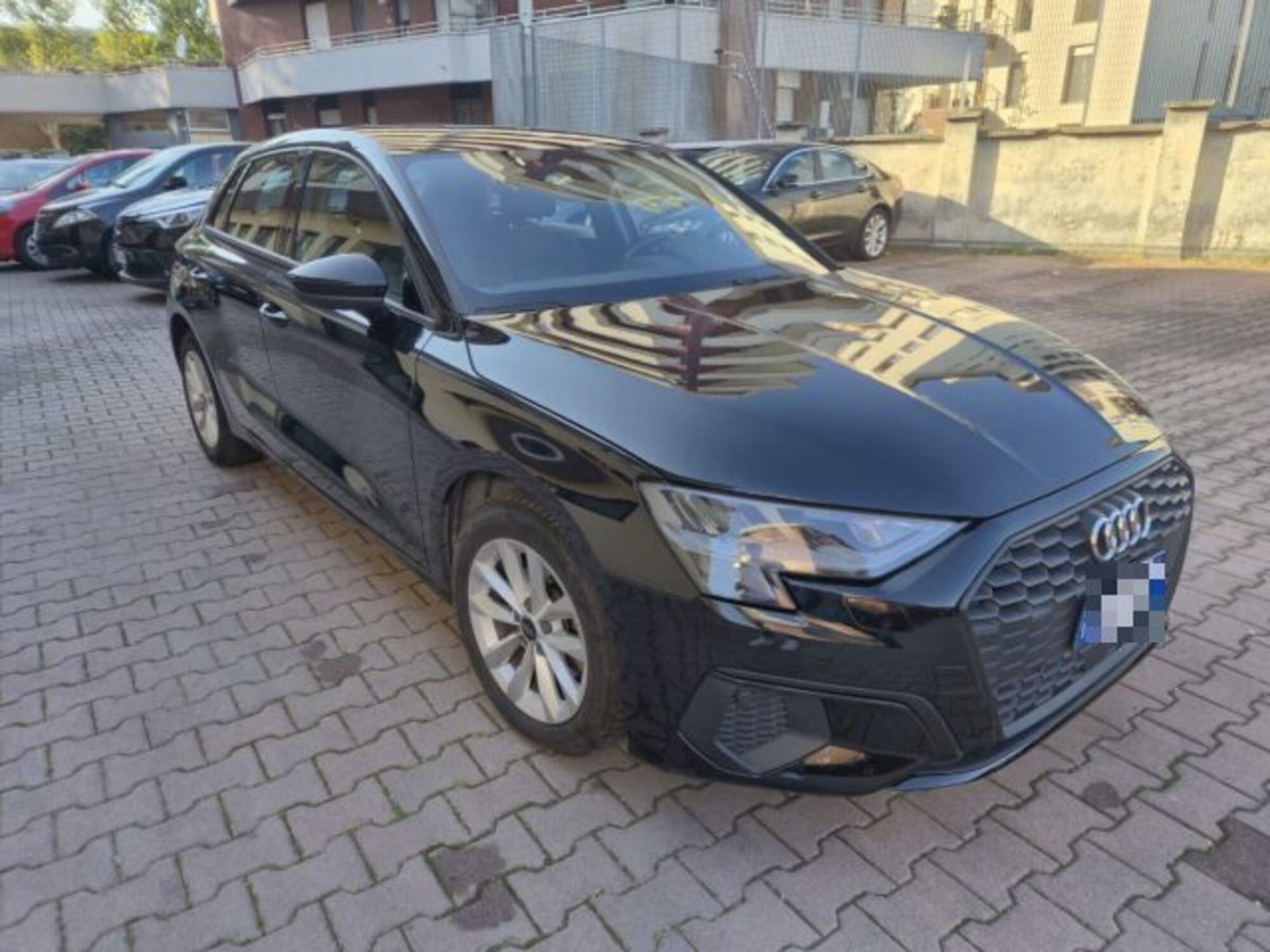 Audi A3 Sedan 30 TFSI S tronic Business (3)