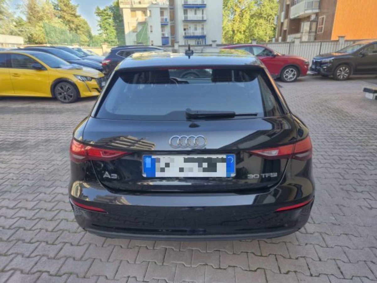 Audi A3 Sedan 30 TFSI S tronic Business (5)