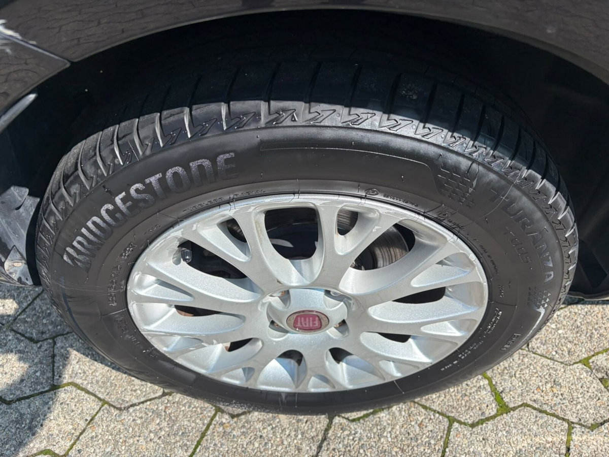 Fiat Punto Evo 1.4 5 porte Active Natural Power (14)