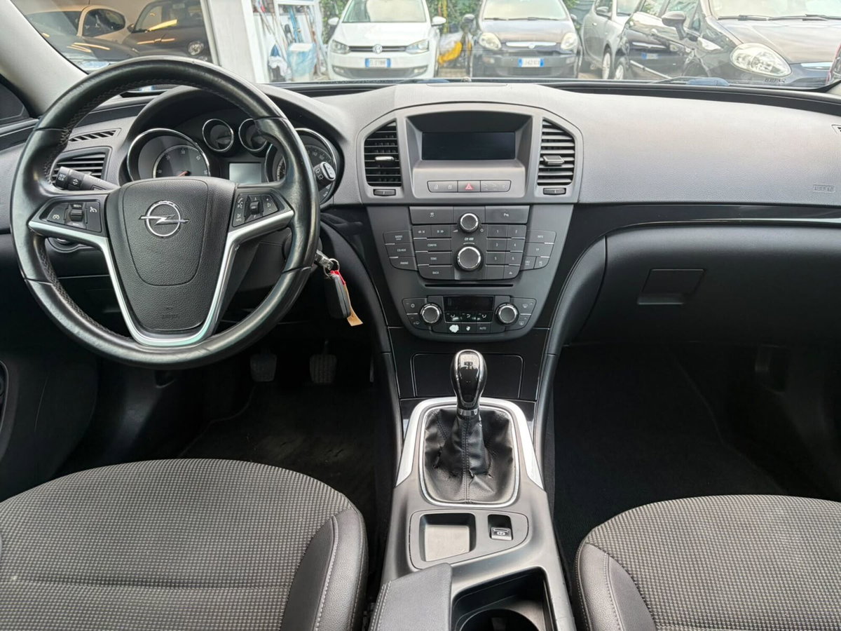 Opel Insignia Station Wagon CDTI 160CV Sports Cosmo (12)