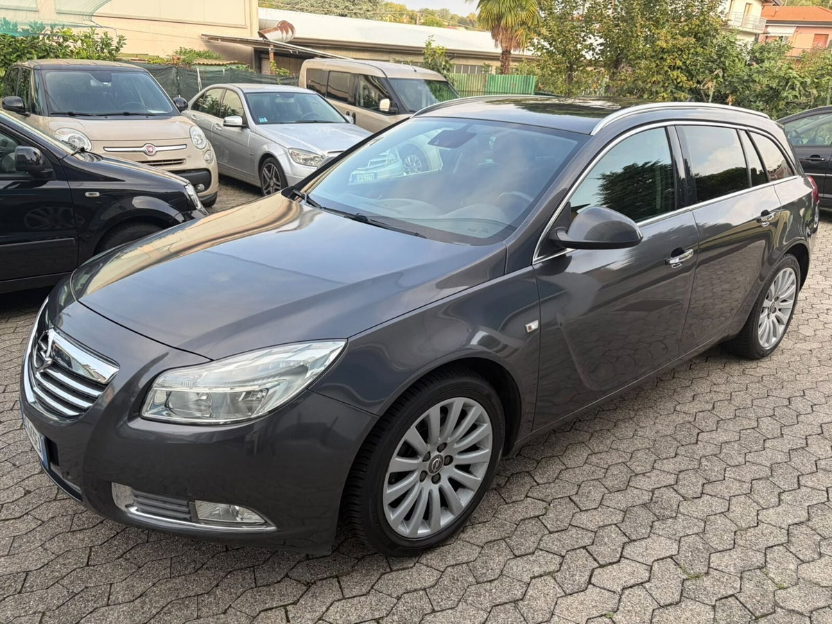 Opel Insignia Station Wagon CDTI 160CV Sports Cosmo (2)