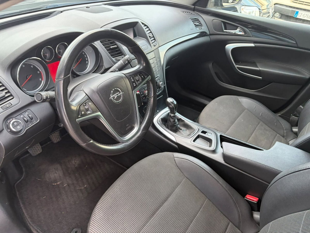 Opel Insignia Station Wagon CDTI 160CV Sports Cosmo (8)