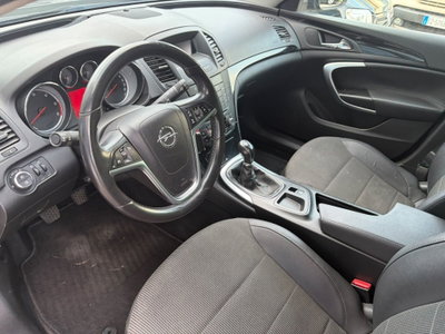 Opel Insignia Station Wagon CDTI 160CV Sports Cosmo (8)