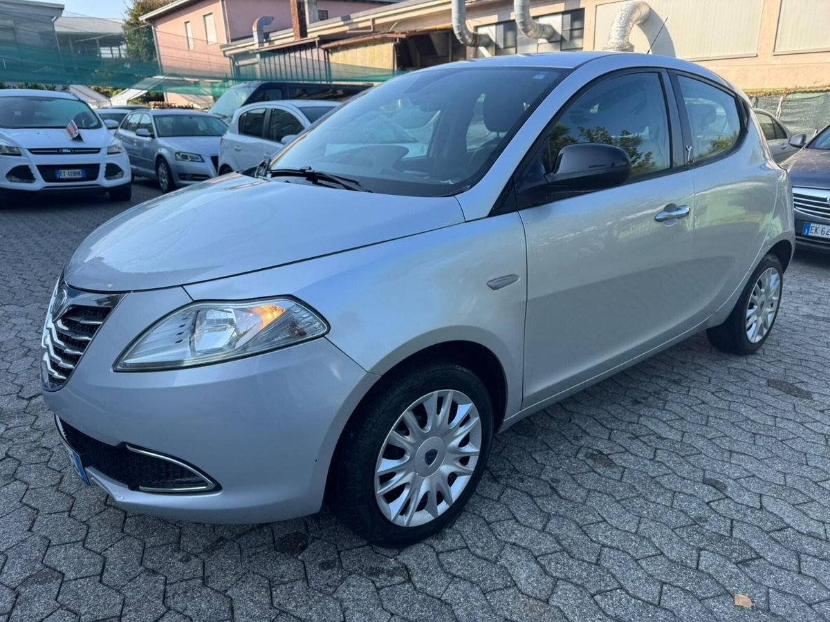 Lancia Ypsilon 1.2 69 CV 5 porte Gold