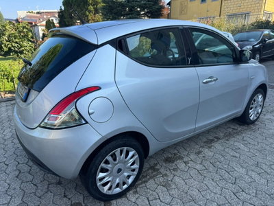 Lancia Ypsilon 1.2 69 CV 5 porte Gold (6)