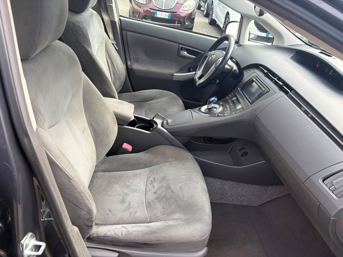 Toyota Prius 1.8 Executive (10)