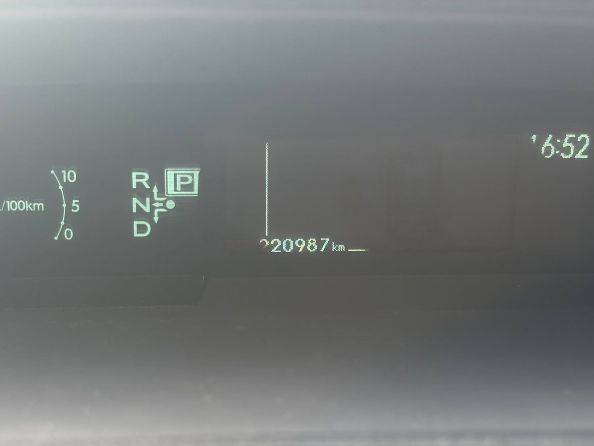 Toyota Prius 1.8 Executive (14)
