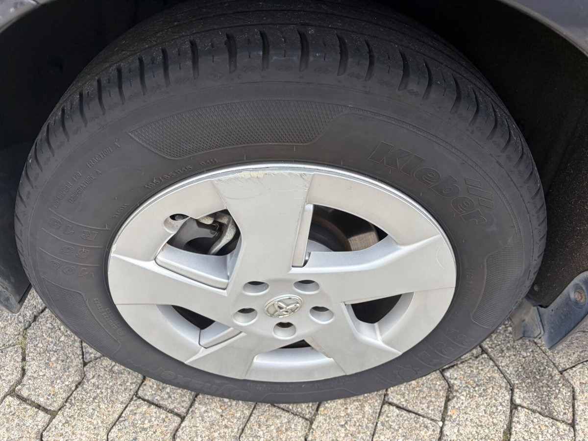 Toyota Prius 1.8 Executive (15)