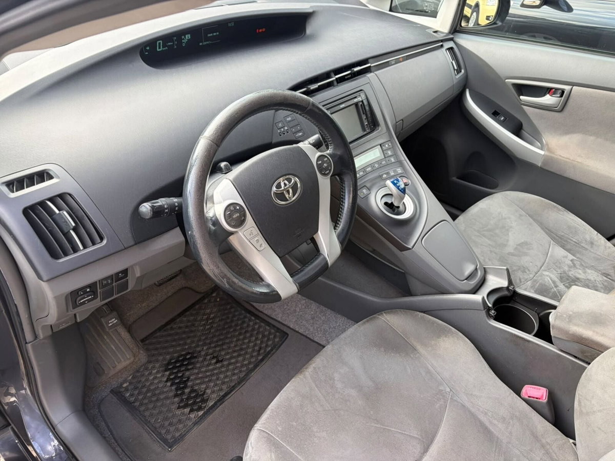 Toyota Prius 1.8 Executive (8)