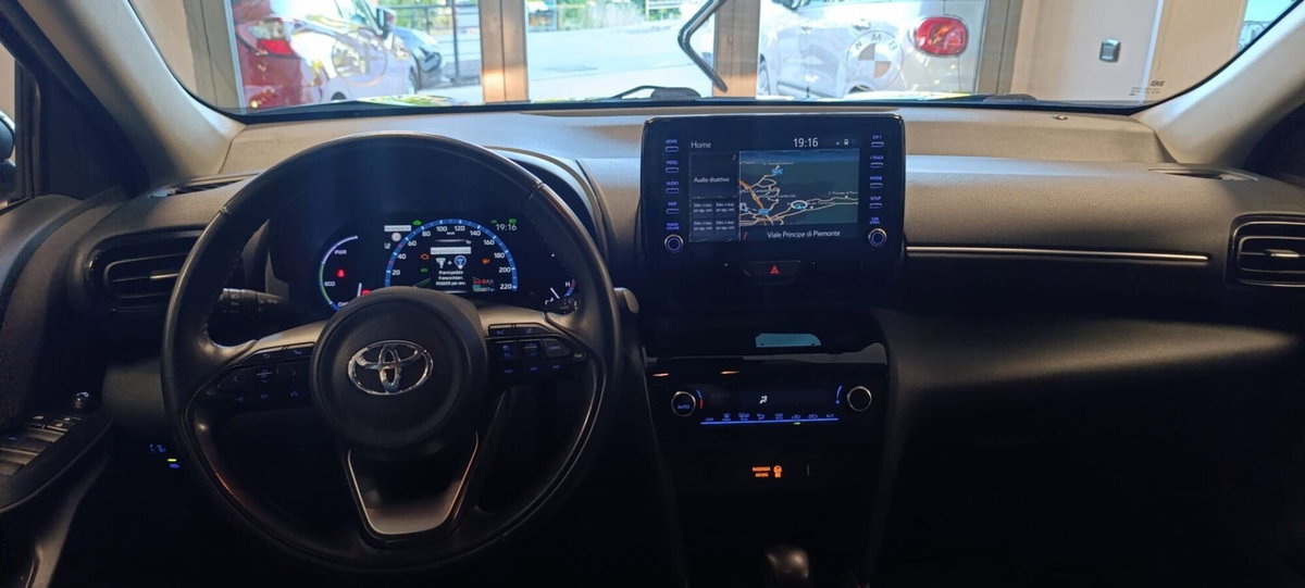 Toyota Yaris Cross 1.5h GR Sport Black Sky fwd 116cv e-cvt (12)