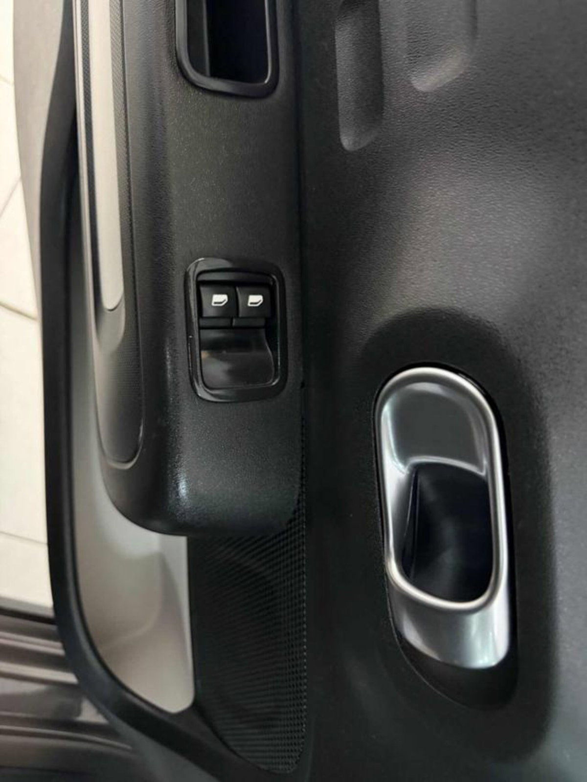 Citroen C3 BlueHDi 100 S&S Feel Pack (10)