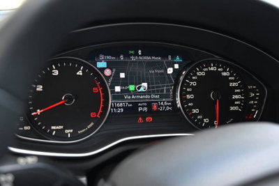 Audi A4 Avant 35 TDI/163 CV S tronic Business Advanced (15)