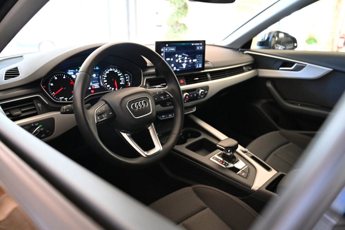 Audi A4 Avant 35 TDI/163 CV S tronic Business Advanced (2)