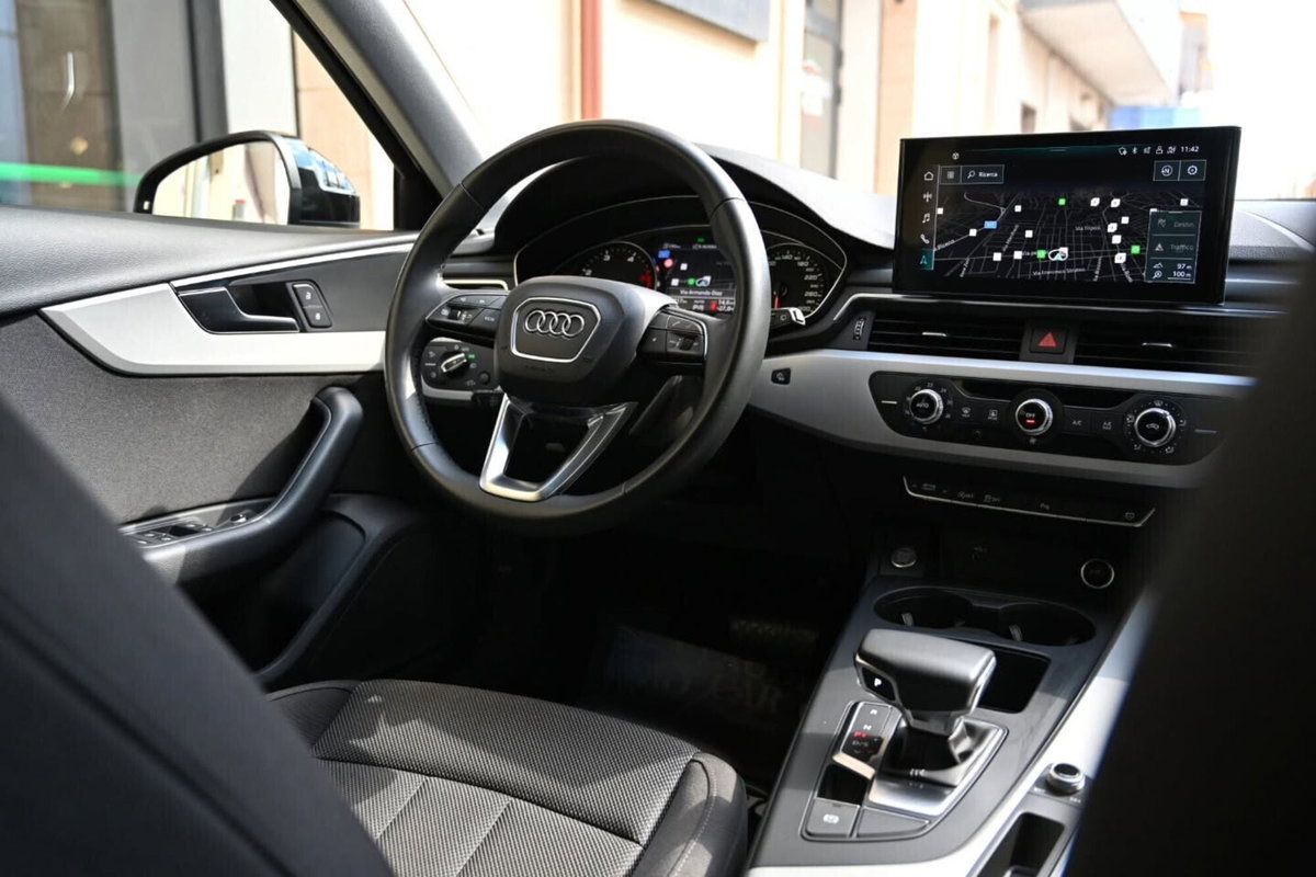 Audi A4 Avant 35 TDI/163 CV S tronic Business Advanced (7)