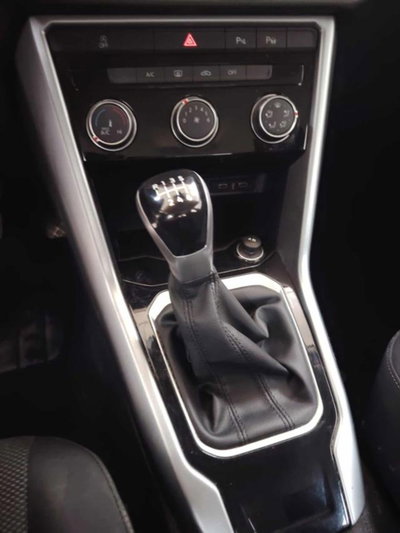 Volkswagen T-Roc 1.0 TSI Life (5)