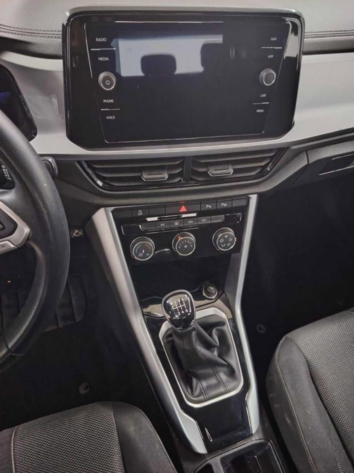 Volkswagen T-Roc 1.0 TSI Life (9)