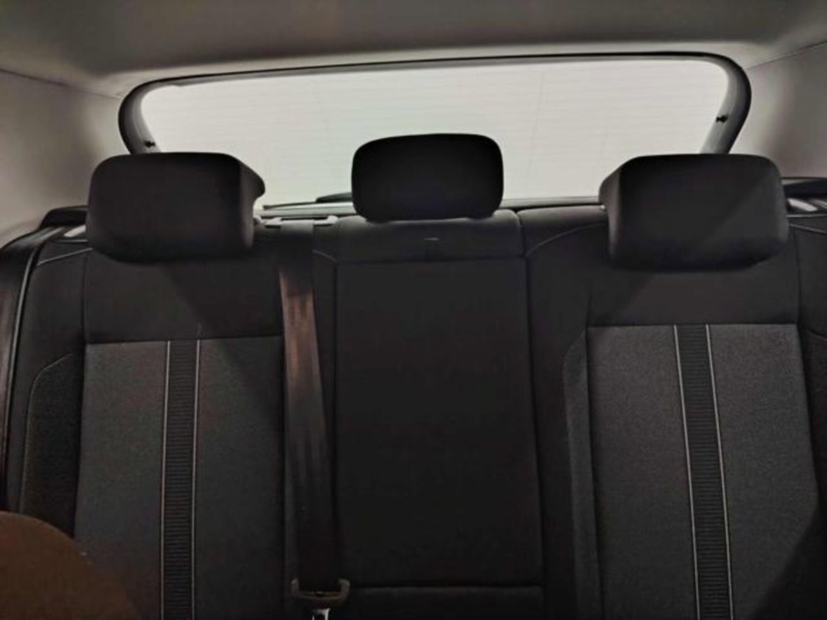 Volkswagen T-Roc 1.0 TSI Style (6)