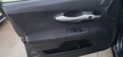 Toyota Auris 2.0 D-4D DPF 5 porte Sol (11)