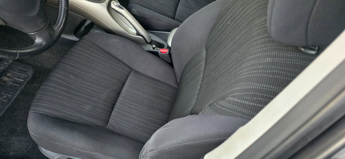 Toyota Auris 2.0 D-4D DPF 5 porte Sol (12)
