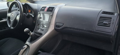 Toyota Auris 2.0 D-4D DPF 5 porte Sol (16)