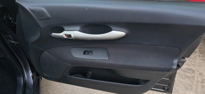 Toyota Auris 2.0 D-4D DPF 5 porte Sol (17)