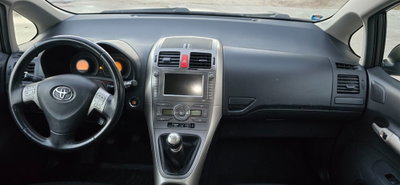 Toyota Auris 2.0 D-4D DPF 5 porte Sol (19)