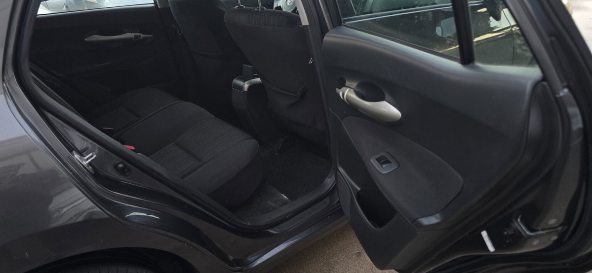 Toyota Auris 2.0 D-4D DPF 5 porte Sol (20)