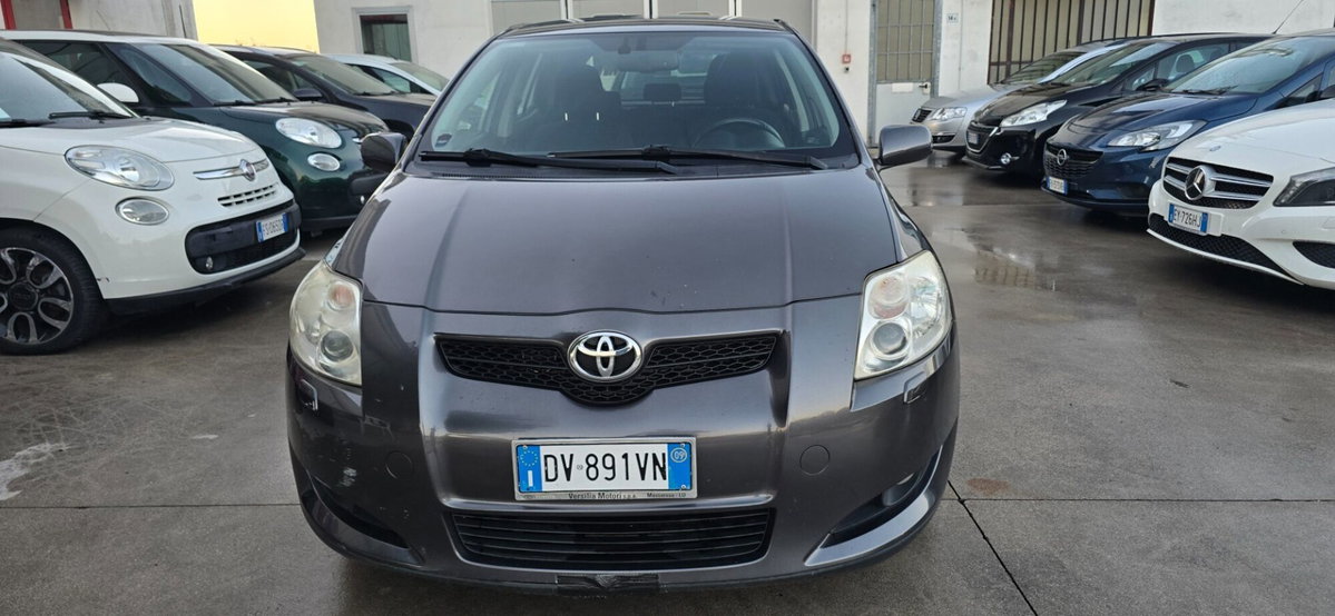 Toyota Auris 2.0 D-4D DPF 5 porte Sol (8)
