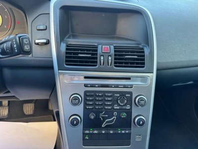Volvo XC60 2.4 D 175 CV FWD DRIVe Kinetic (11)