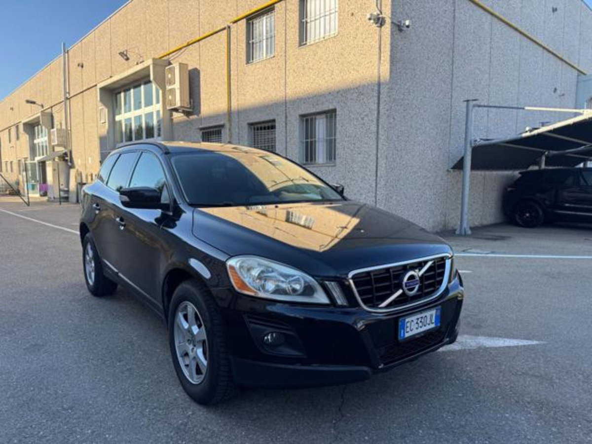 Volvo XC60 2.4 D 175 CV FWD DRIVe Kinetic (2)