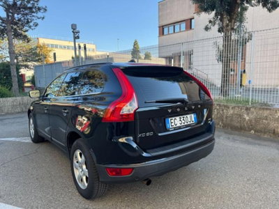 Volvo XC60 2.4 D 175 CV FWD DRIVe Kinetic (4)