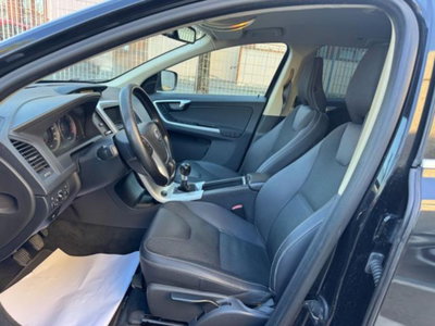 Volvo XC60 2.4 D 175 CV FWD DRIVe Kinetic (5)
