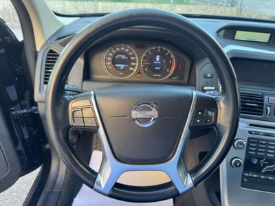 Volvo XC60 2.4 D 175 CV FWD DRIVe Kinetic (9)
