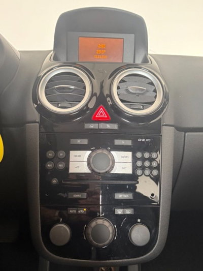 Opel Corsa 1.2 5 porte Easytronic Cosmo (12)
