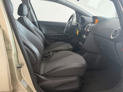 Opel Corsa 1.2 5 porte Easytronic Cosmo (18)
