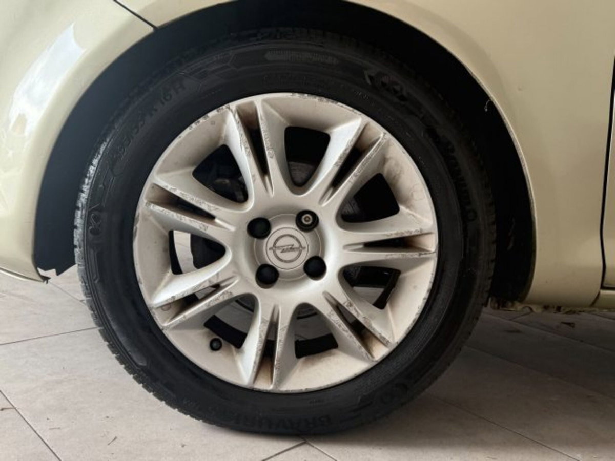 Opel Corsa 1.2 5 porte Easytronic Cosmo (7)