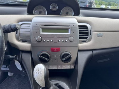 Lancia Ypsilon 1.3 MJT 75 CV Passion (12)